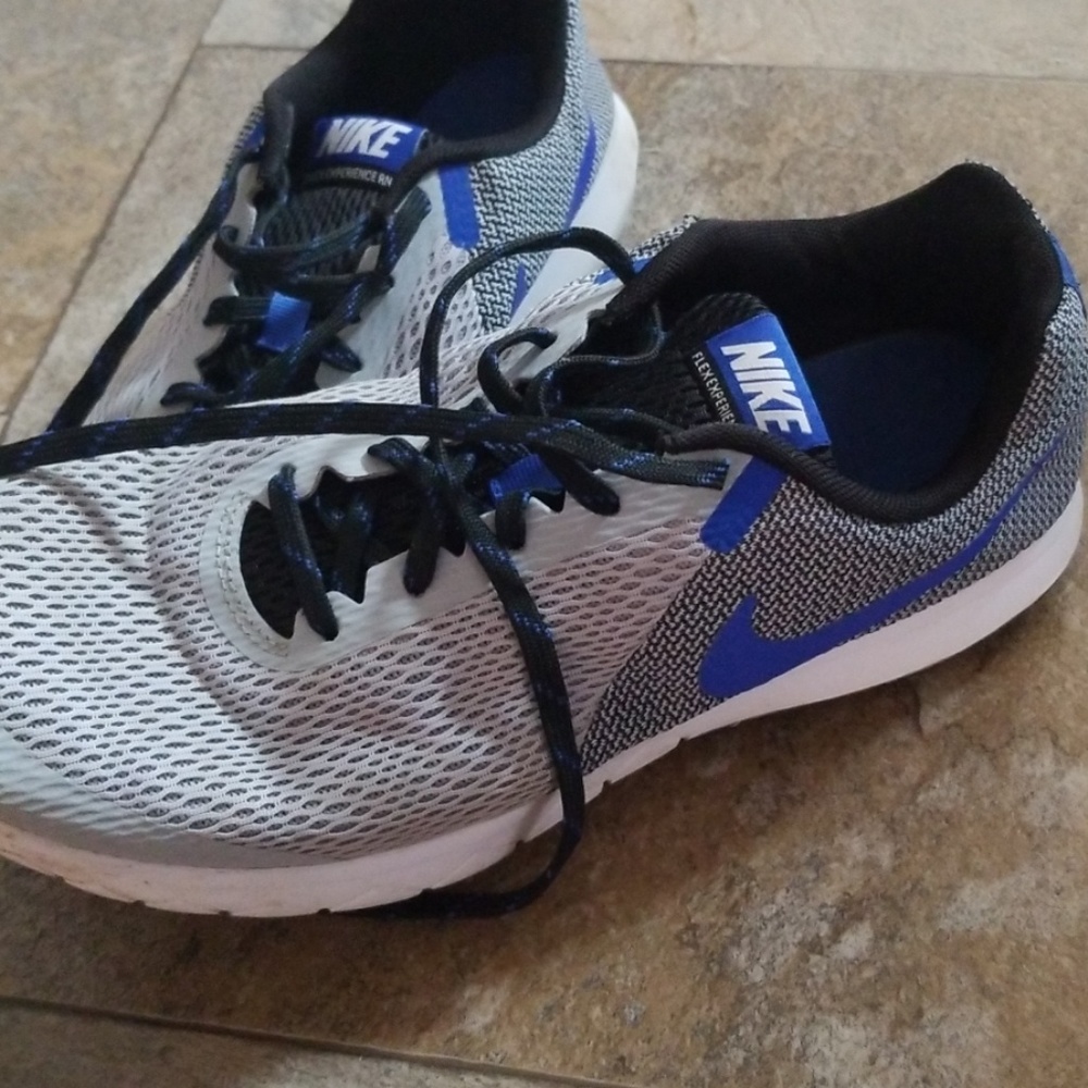 NIKE FLEX EXPERIENCE RUN 5